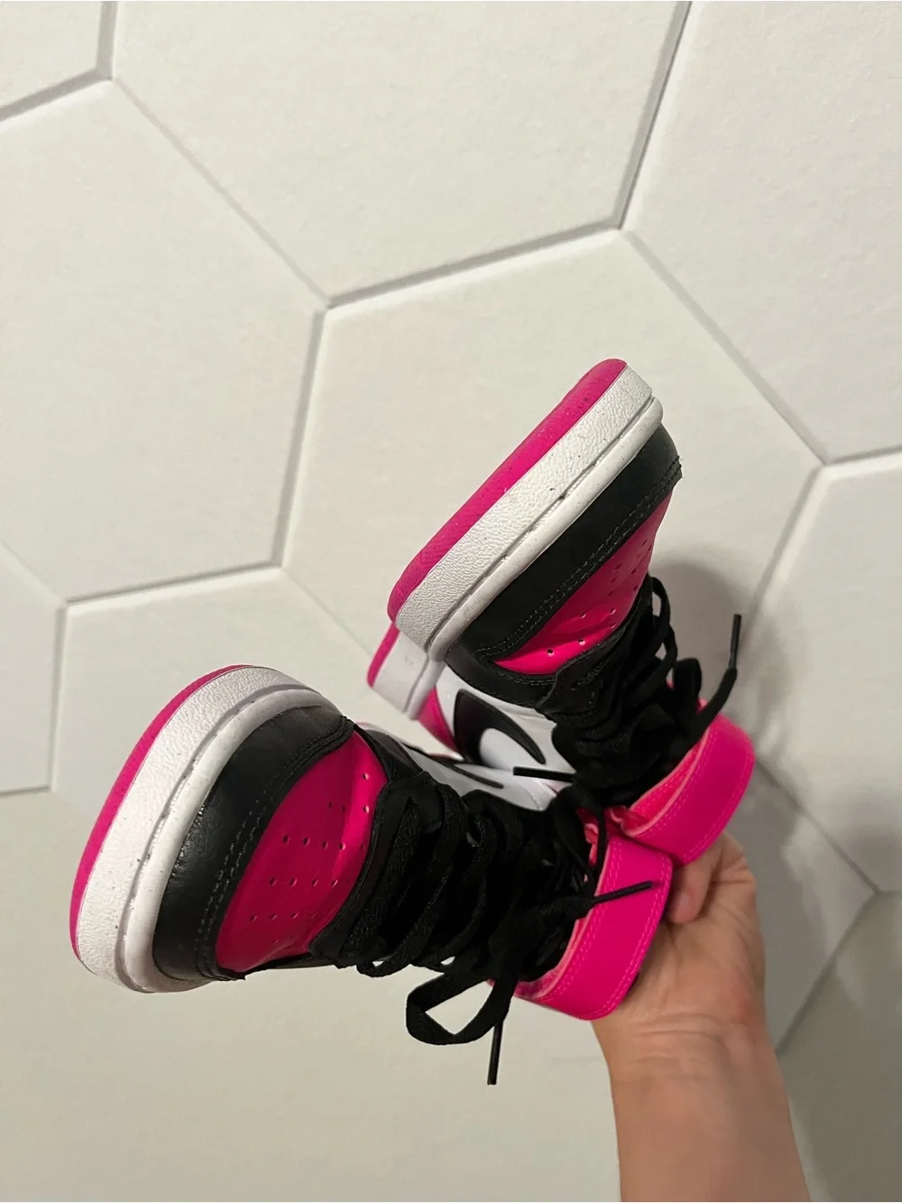 Nike Girls High-Top Sneakers in Pink/Black/White